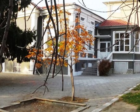 Директор на детска градина, уволнил с измама служителки, получи само... глоба