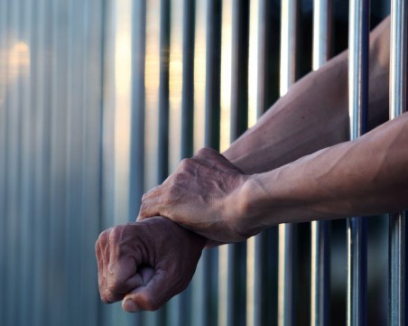 Те умориха бежанци в хладилен камион. Те са трима българи, осъдени доживот