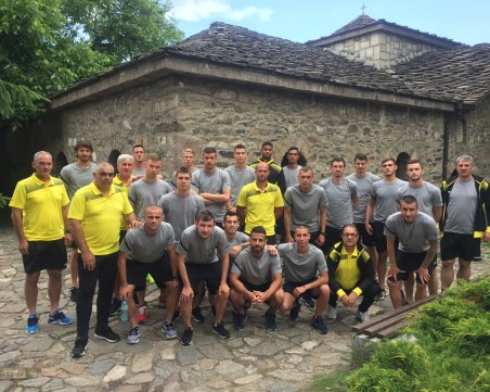 Жълто-черните отдадоха почит на жертвите на Баташкото клане