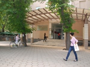 289 отличници на кандидат-студентските в ПУ, само с двама по-малко са двойкаджиите