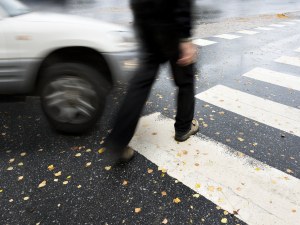 Кола отнесе пиян пешеходец на столичното Ботевградско шосе