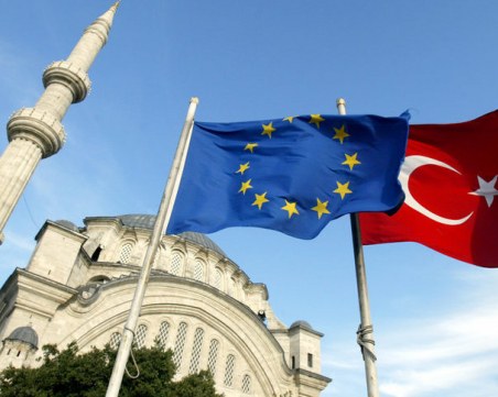 ЕС плаши Турция със санкции заради скандала с Кипър