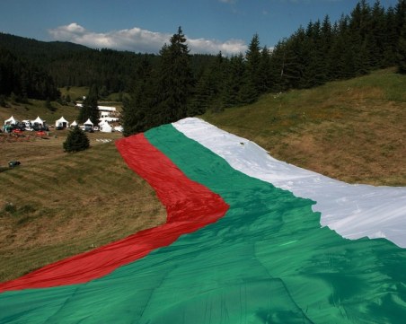 Правят рекордно голям трибагреник за събора в Рожен