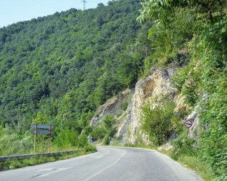Протест блокира пътя Пазарджик-Пещера днес