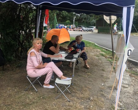 Протестиращи правят палатков лагер на морето - бранят животните