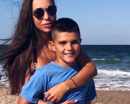 Валери Божинов-младши дава добър пример - чисти природата с приятели