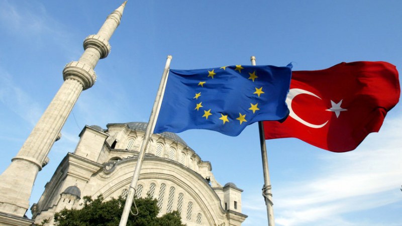 ЕС плаши Турция със санкции заради скандала с Кипър