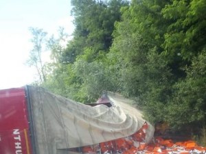 Затвориха Прохода на републиката заради катастрофирал ТИР