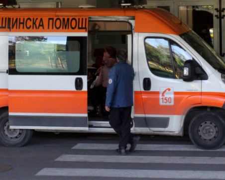 Бус с деца катастрофира на разклона за Априлци