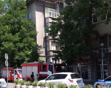 Пожар избухна в апартамент в центъра на Пловдив