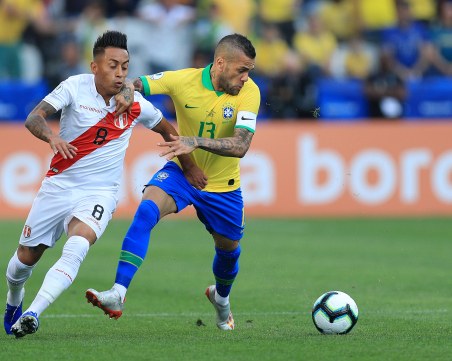 Бразилия помете Перу по пътя към 1/4-финала на Копа Америка 2019