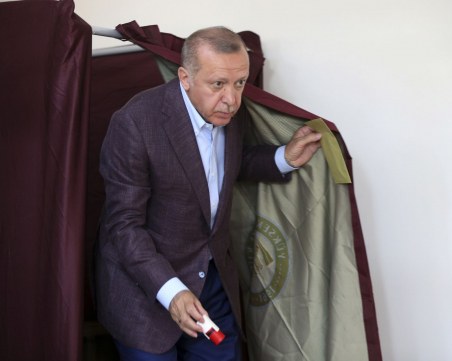 Ердоган поздрави новия кмет на Истанбул, но само в социалните мрежи