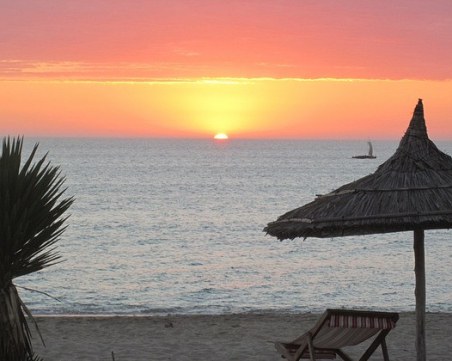 Гореща неделя! Живакът скача до 36 градуса, но от понеделник - дъжд и мълнии