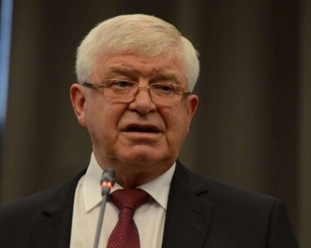 Майки към министър Ананиев: Запалете 