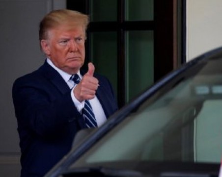 Журналистка обвини Тръмп, че я е изнасилил в... пробна на магазин