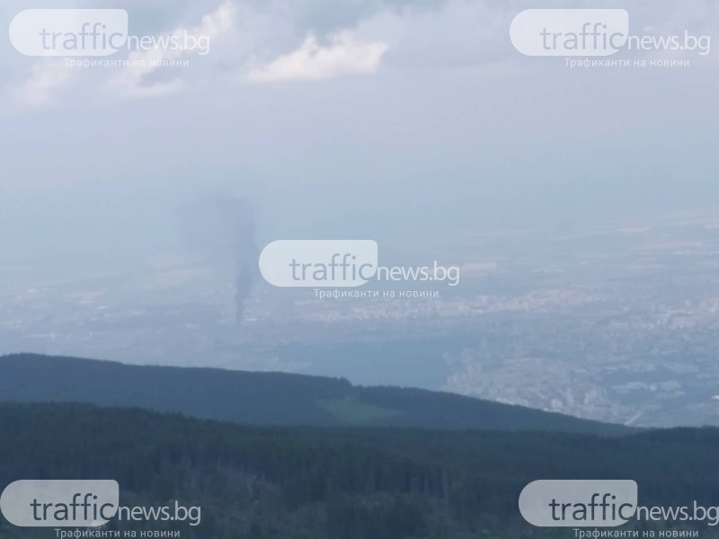Чудовищният черен стълб от дим над София се вижда чак от Черни връх