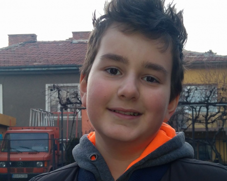 14-годишният Теодор се бори с агресивен рак на костите! Нуждае се от €300 000, за да живее