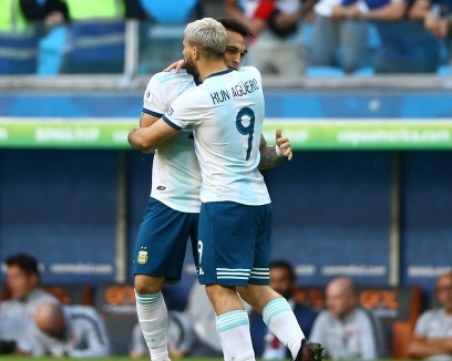 Аржентина се добра до четвъртфиналите на Копа Америка