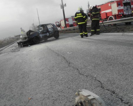 Катастрофа край Бургас! Пламна кола с метанова уредба