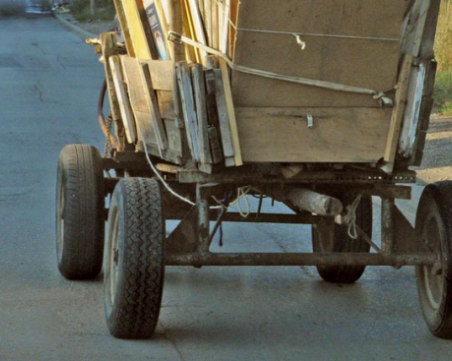 Кола се заби в каруца във Видинско! 16-годишно момиче е ранено