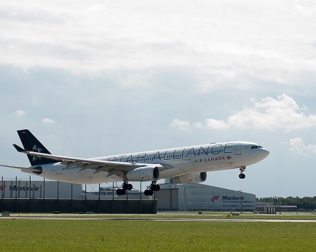 Кошмар, превърнал се в реалност: Жена беше забравена на борда на самолет