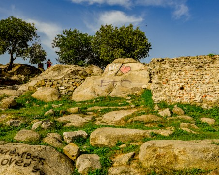 Небет тепе – безценният паметник на Пловдив, осквернен с графити