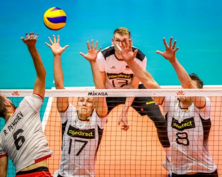 Волейболистите прекъснаха черна серия след страхотен обрат