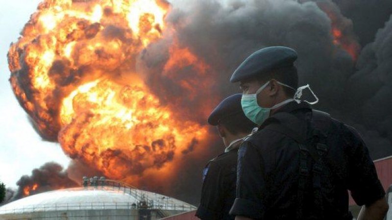 Казахстан евакуира цял град заради серия от взривове