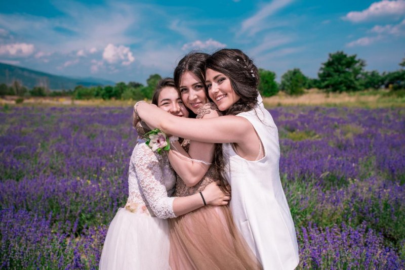 Три сестри от Пловдив изнасят концерт в памет на баща им, загинал наскоро
