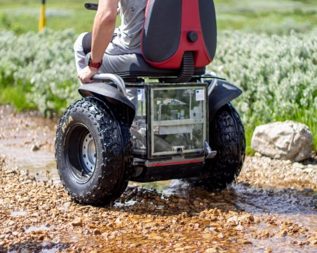 Българин изобрети инвалидна количка за покоряване на върхове