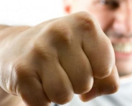 Бесни страшни пенсии: Дядо наби свой съсед край Пловдив, открадна му тонколоната