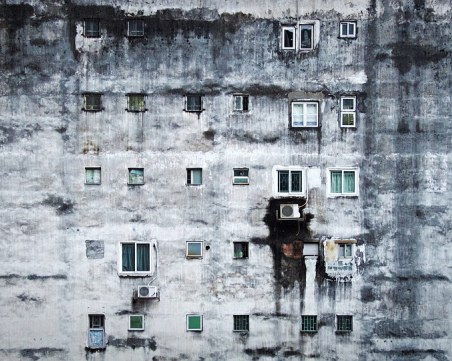 Климатичен апартейд: Богатите плащат за хлад, бедните – страдат от пек