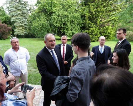 Президентът: У нас най-много липсва непримиримостта към ниското качество