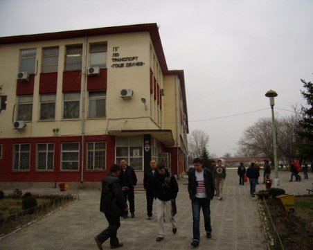 Ученици: Оставят ни на изпити заради отсъствия! Повечето дори бяха по уважителна причина!