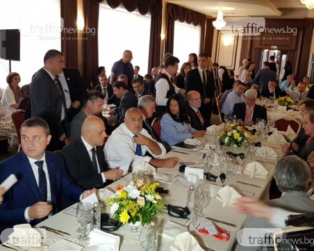 Бойко Борисов пристигна в Пловдив за икономическия форум, но без Зоран Заев