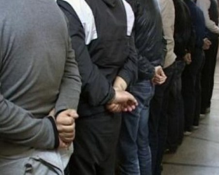 Искат постоянен арест за трафикантите на мигранти