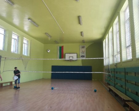 400 училища в страната без изградени физкултурни салони