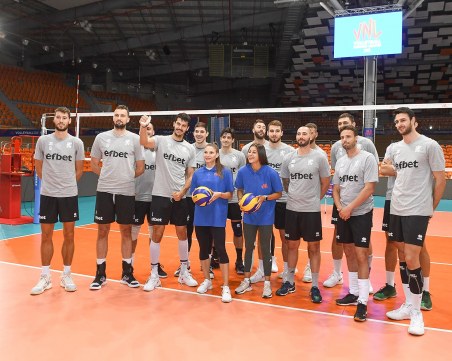 Националите по волейбол ще раздават автографи в пловдивски мол