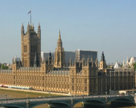 Откриха следи от кокаин в британския парламент