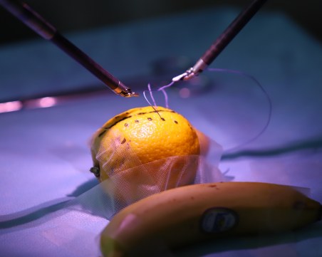 Роботът Да Винчи ще прави безкръвни операции в Майчин дом