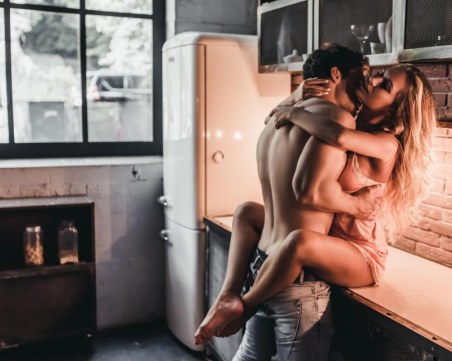 Сексът в кухнята гори повече калории
