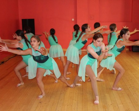 3 464 лева събраха деца от Търговската гимназия в Пловдив, за да помогнат на свои съученици