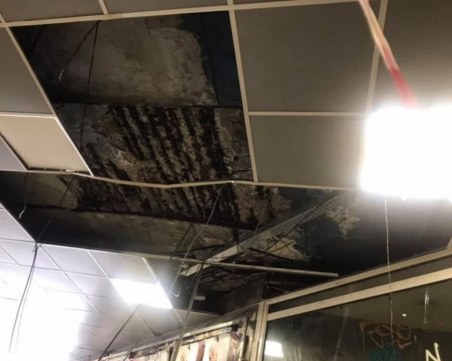 Срути се част от тавана в подлеза пред Спортната палата в столицата