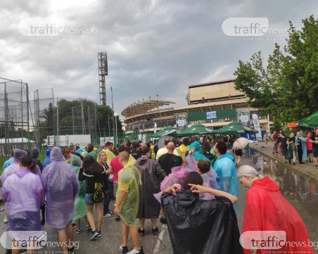 Вали, гърми - Гребната гъмжи от фенове на Hills of rock