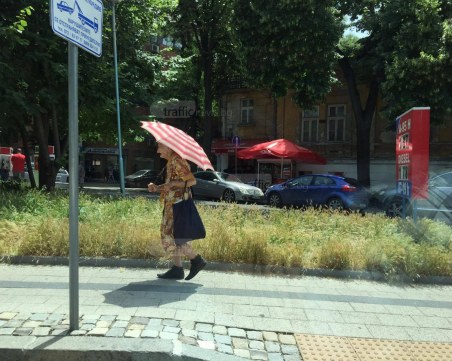 40+ градуса ни чакат до дни