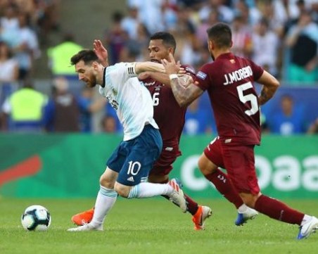 Аржентина е на полуфинал, предстои мегасблъсък с Бразилия