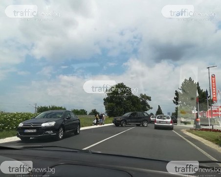 Нова катастрофа край Пловдив! Кола блъсна мотоциклетист