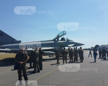 Щурмови самолети ще влетят за атаки на авиобаза 