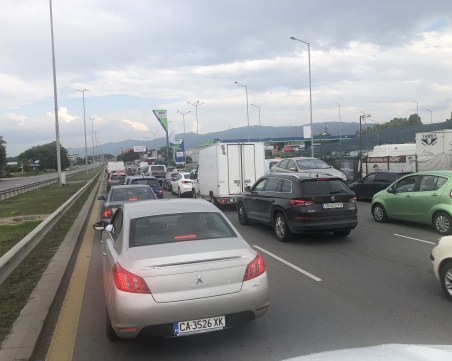 Километрично задръстване на АМ 