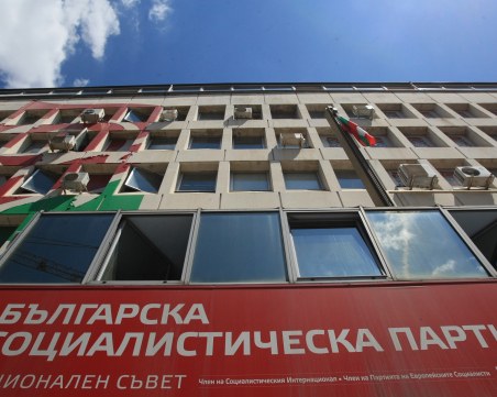 Нинова предложи Жаблянов да бъде отстранен от Изпълнителното бюро на БСП